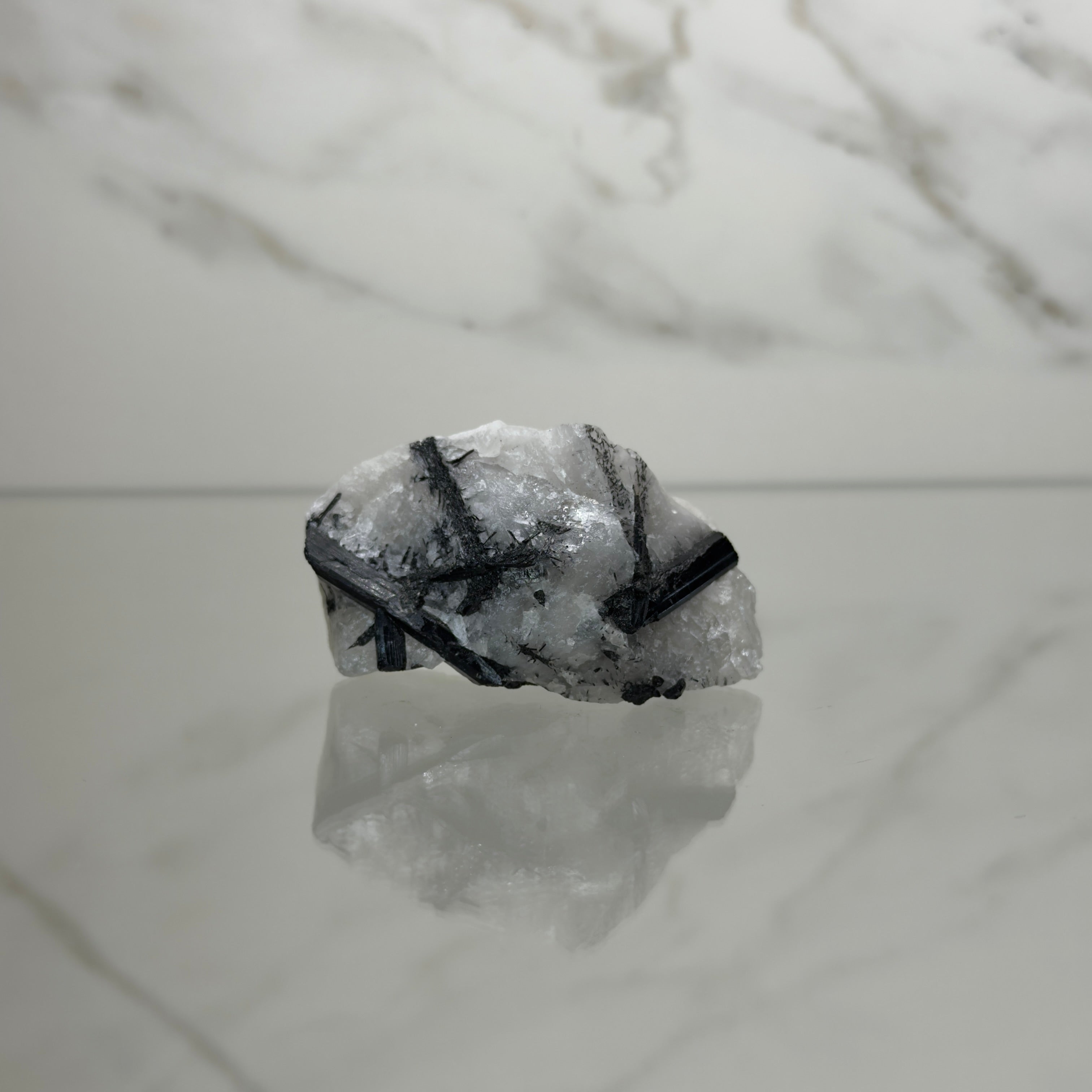 Cuarzo con Turmalina